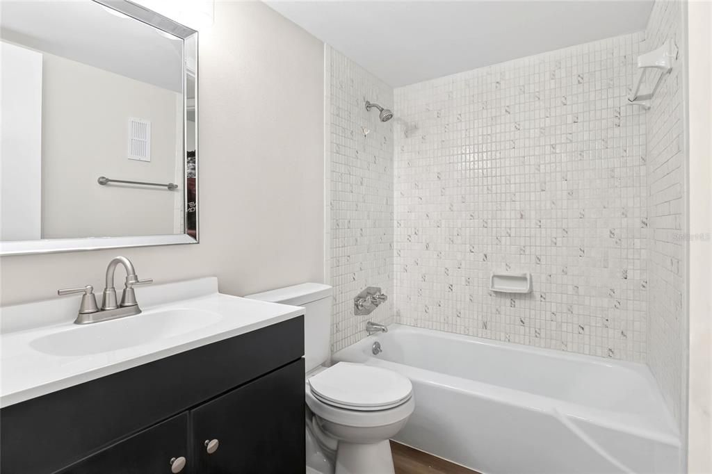 For Sale: $129,000 (2 beds, 2 baths, 1030 Square Feet)