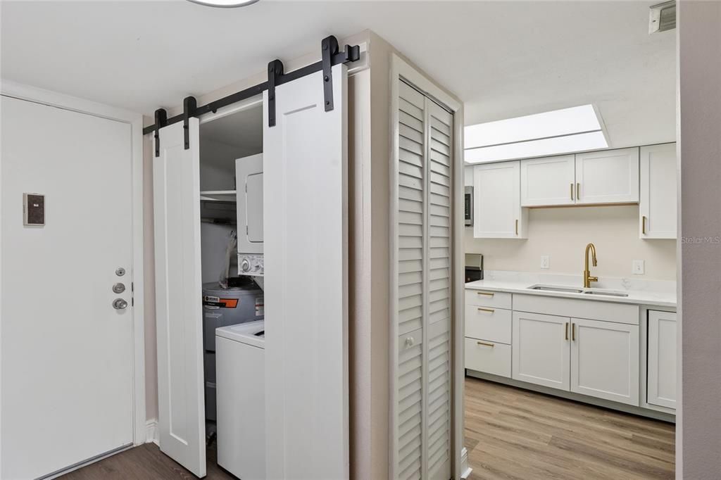 For Sale: $129,000 (2 beds, 2 baths, 1030 Square Feet)