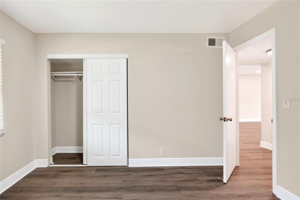 For Sale: $129,000 (2 beds, 2 baths, 1030 Square Feet)