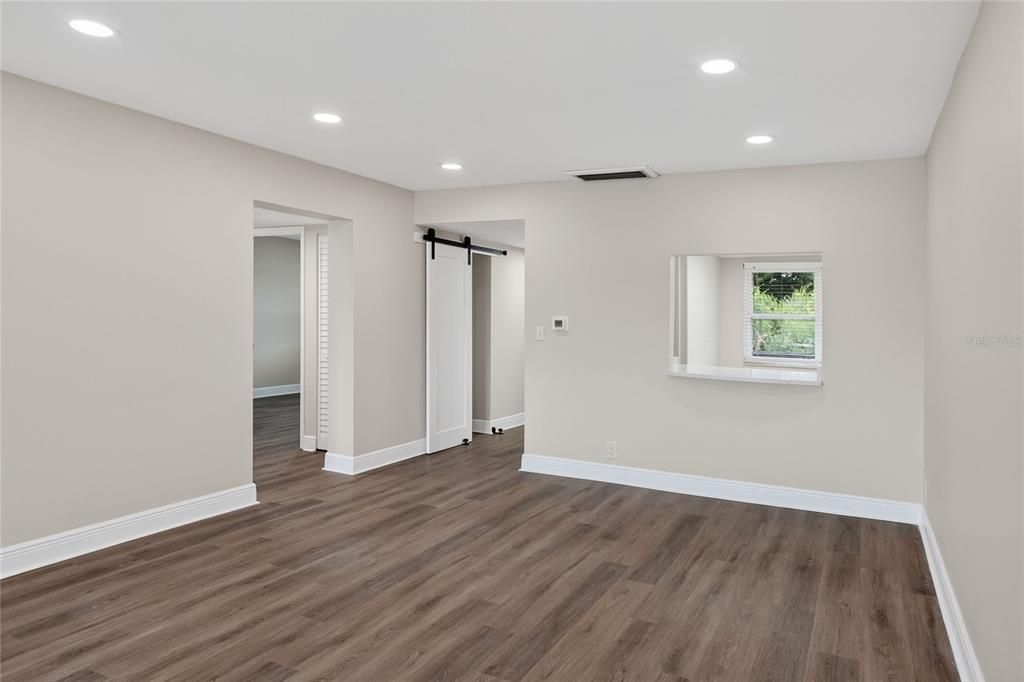 For Sale: $129,000 (2 beds, 2 baths, 1030 Square Feet)