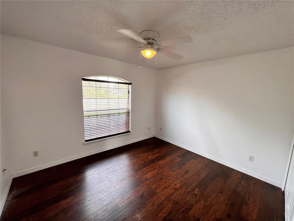 En Venta: $289,999 (3 camas, 2 baños, 1268 Pies cuadrados)
