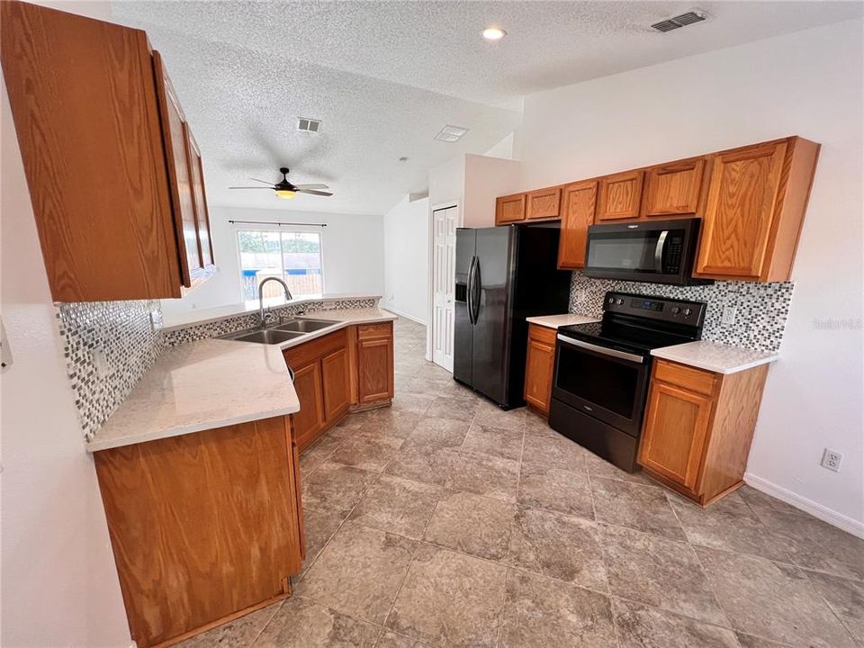 En Venta: $289,999 (3 camas, 2 baños, 1268 Pies cuadrados)