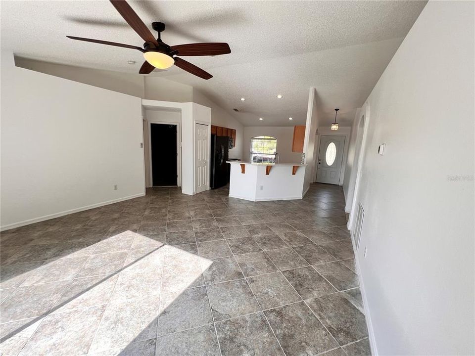 En Venta: $289,999 (3 camas, 2 baños, 1268 Pies cuadrados)