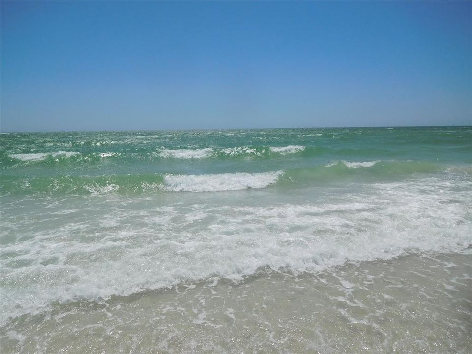 For Sale: $324,900 (2 beds, 1 baths, 970 Square Feet)