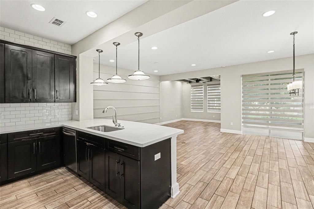 For Sale: $342,000 (3 beds, 2 baths, 1944 Square Feet)