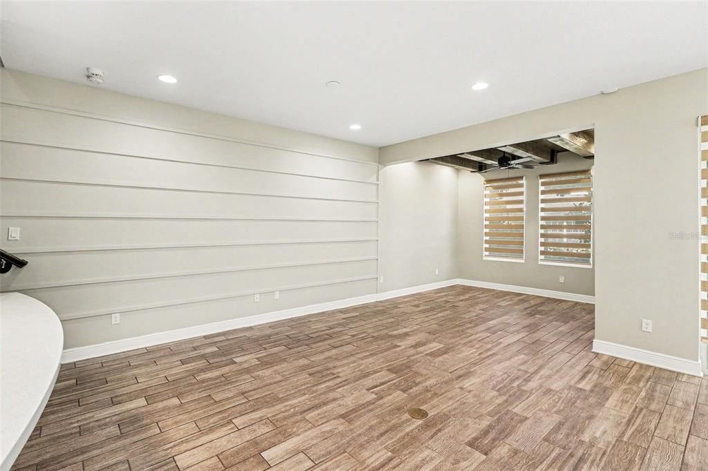 For Sale: $342,000 (3 beds, 2 baths, 1944 Square Feet)