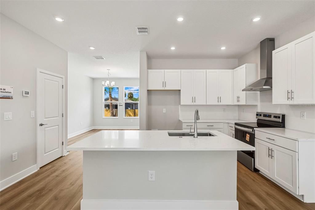 For Rent: $4,495 (3 beds, 2 baths, 987 Square Feet)