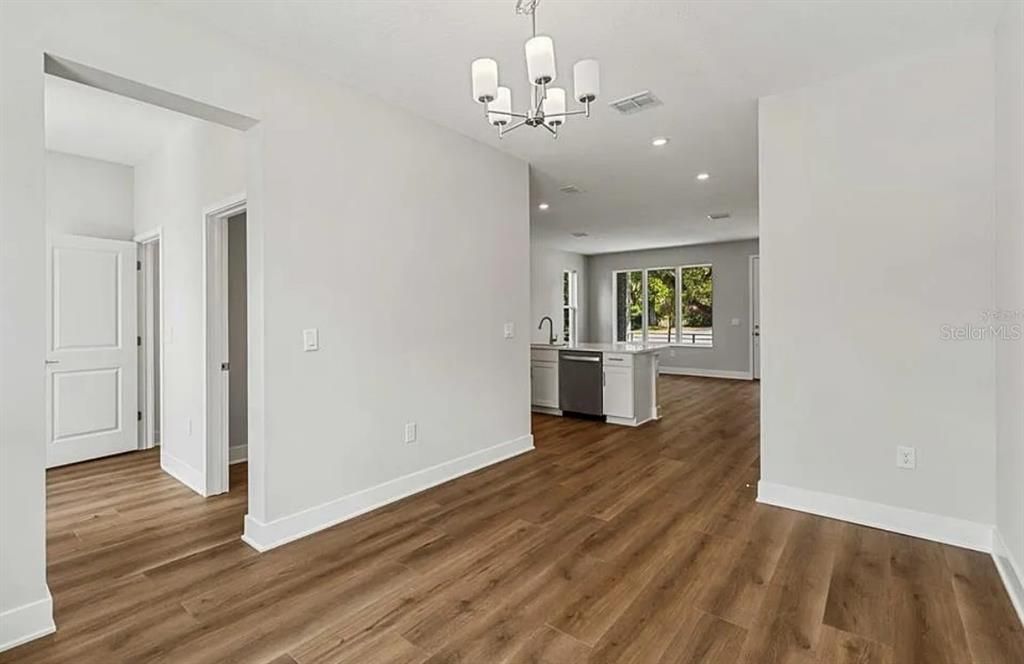 For Rent: $4,495 (3 beds, 2 baths, 987 Square Feet)