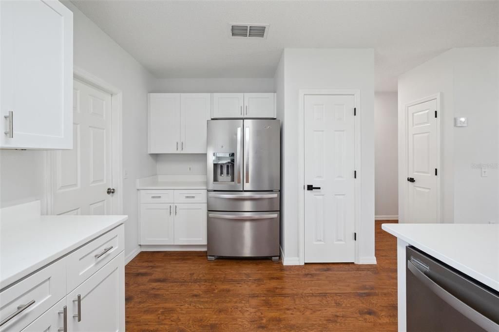 For Sale: $260,000 (3 beds, 2 baths, 1051 Square Feet)