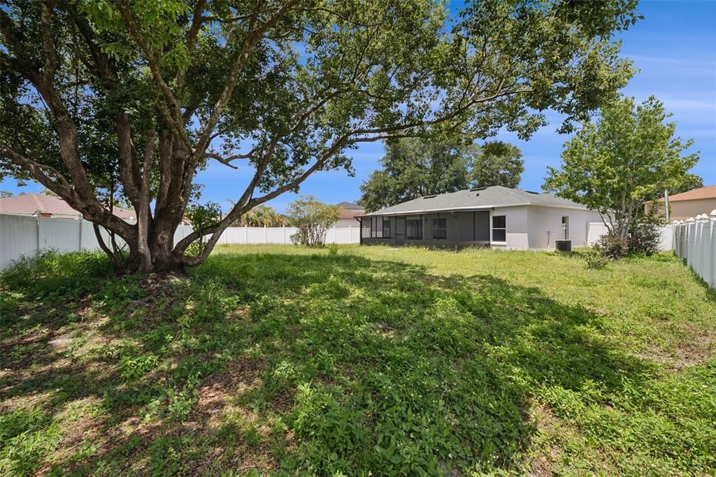 For Sale: $260,000 (3 beds, 2 baths, 1051 Square Feet)