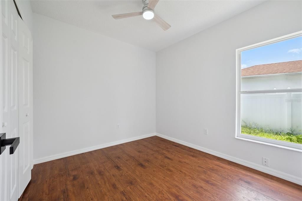 For Sale: $260,000 (3 beds, 2 baths, 1051 Square Feet)