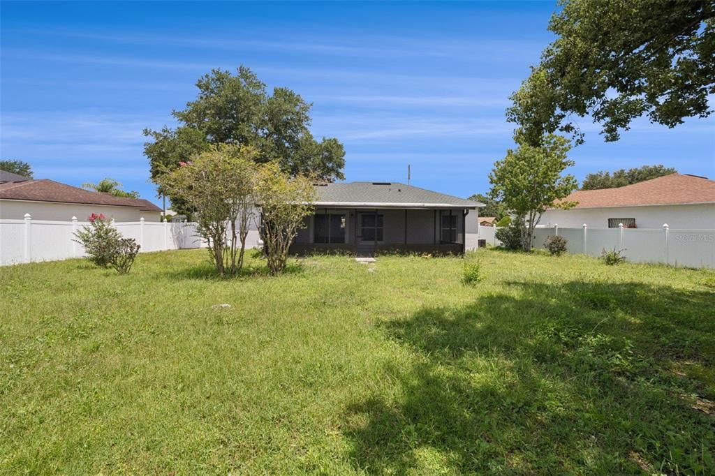 For Sale: $260,000 (3 beds, 2 baths, 1051 Square Feet)