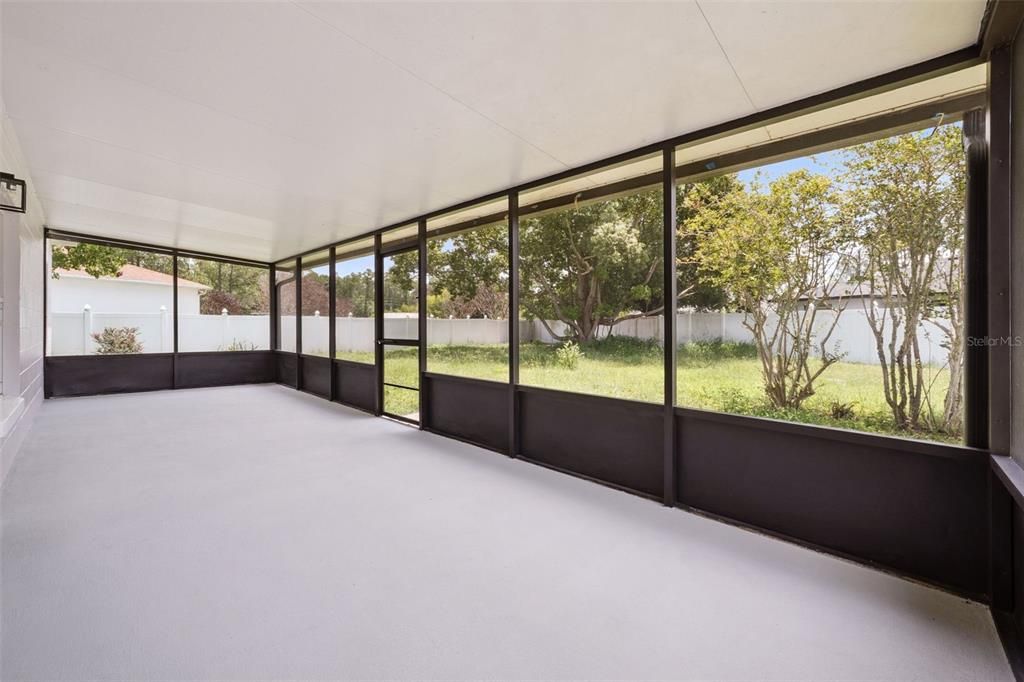 For Sale: $260,000 (3 beds, 2 baths, 1051 Square Feet)