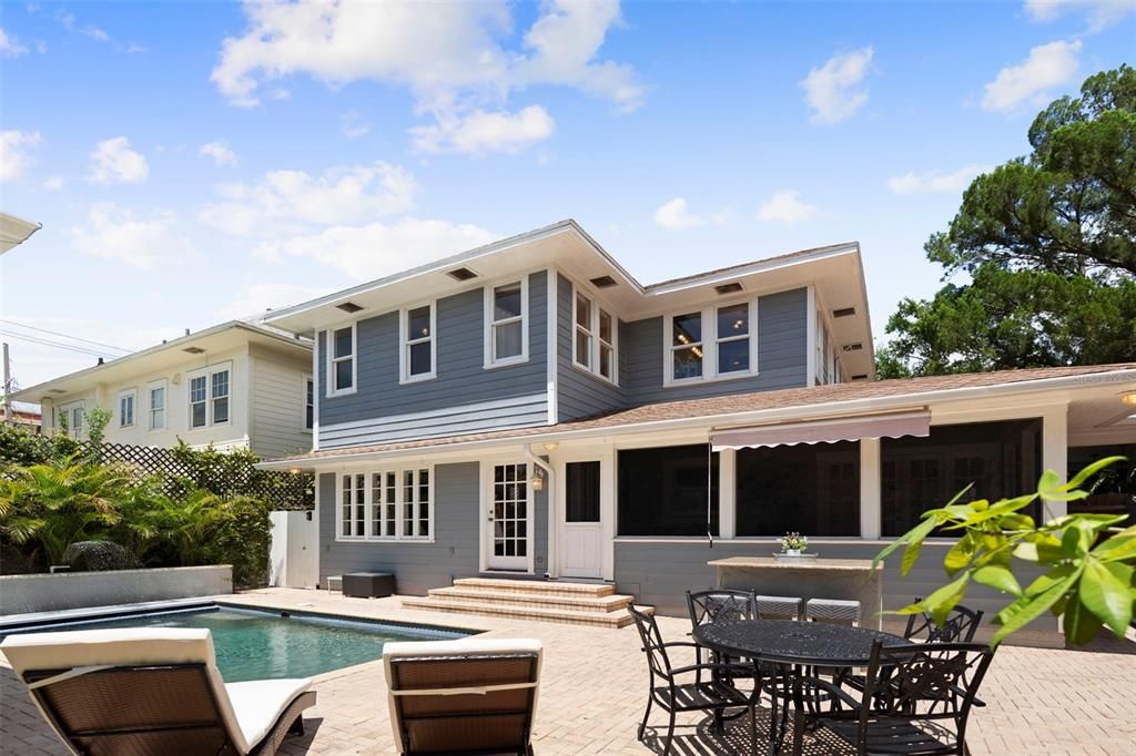 For Sale: $1,950,000 (4 beds, 2 baths, 2644 Square Feet)