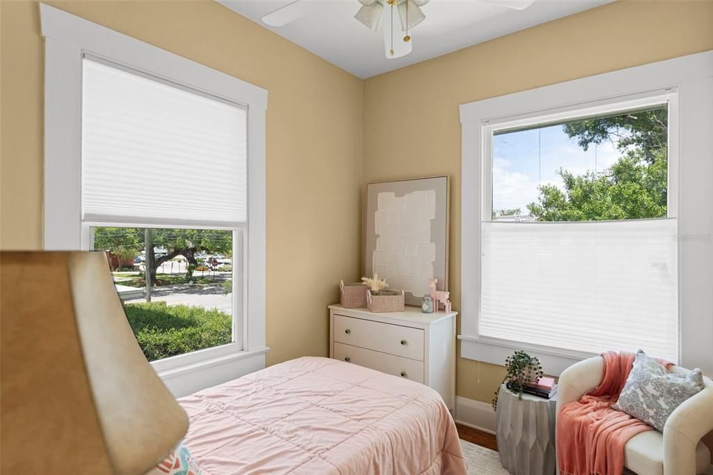 For Sale: $1,950,000 (4 beds, 2 baths, 2644 Square Feet)