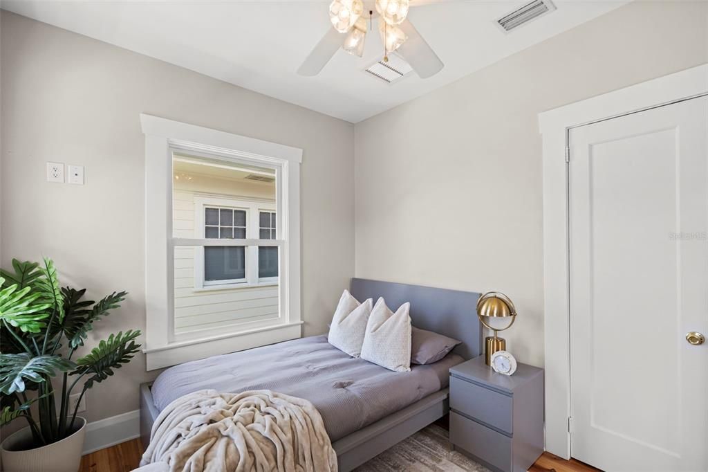 For Sale: $1,950,000 (4 beds, 2 baths, 2644 Square Feet)