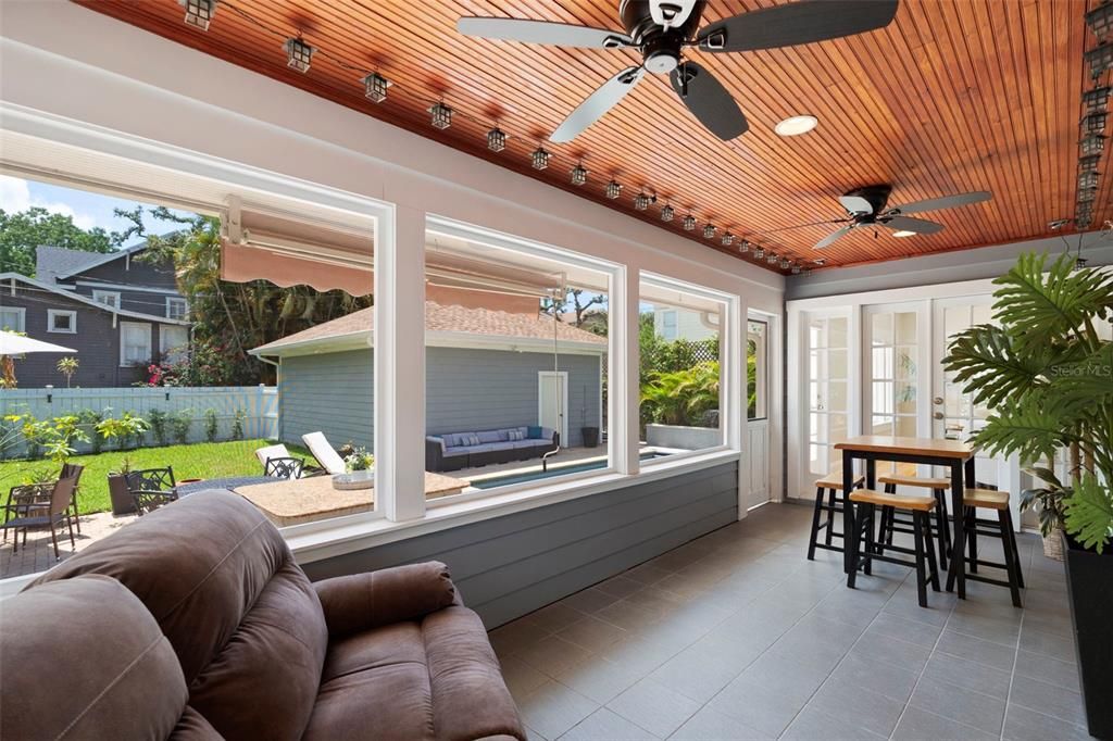 For Sale: $1,950,000 (4 beds, 2 baths, 2644 Square Feet)