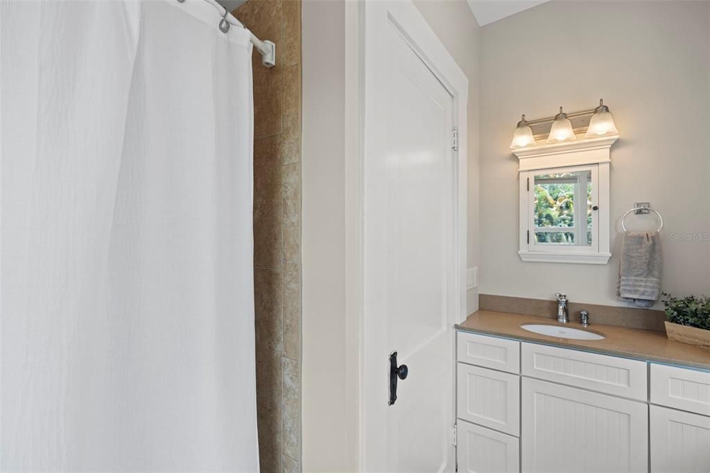 For Sale: $1,950,000 (4 beds, 2 baths, 2644 Square Feet)