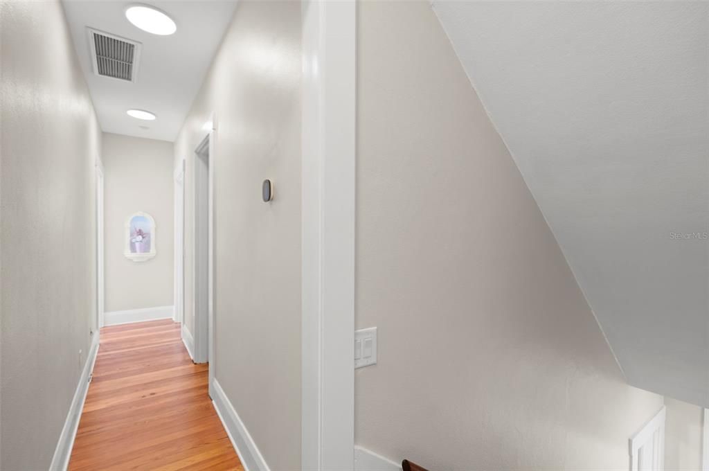 For Sale: $1,950,000 (4 beds, 2 baths, 2644 Square Feet)