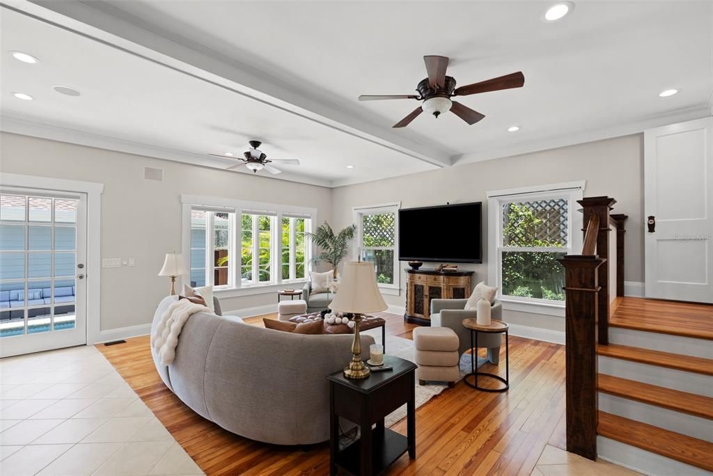 For Sale: $1,950,000 (4 beds, 2 baths, 2644 Square Feet)