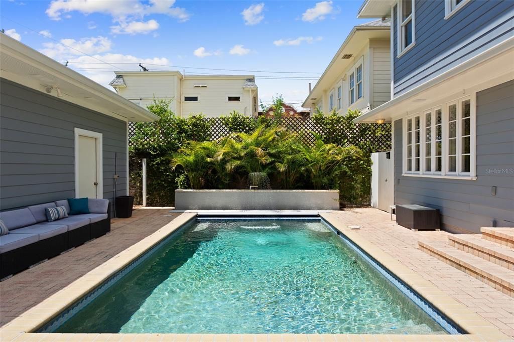 For Sale: $1,950,000 (4 beds, 2 baths, 2644 Square Feet)