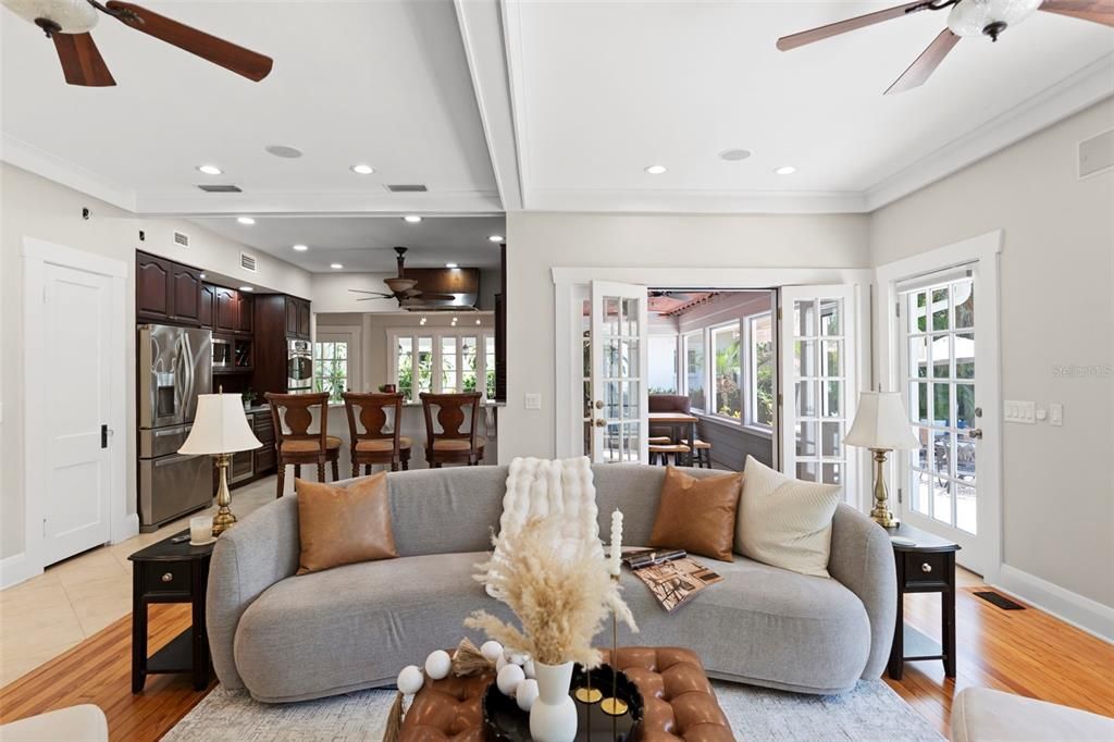 For Sale: $1,950,000 (4 beds, 2 baths, 2644 Square Feet)