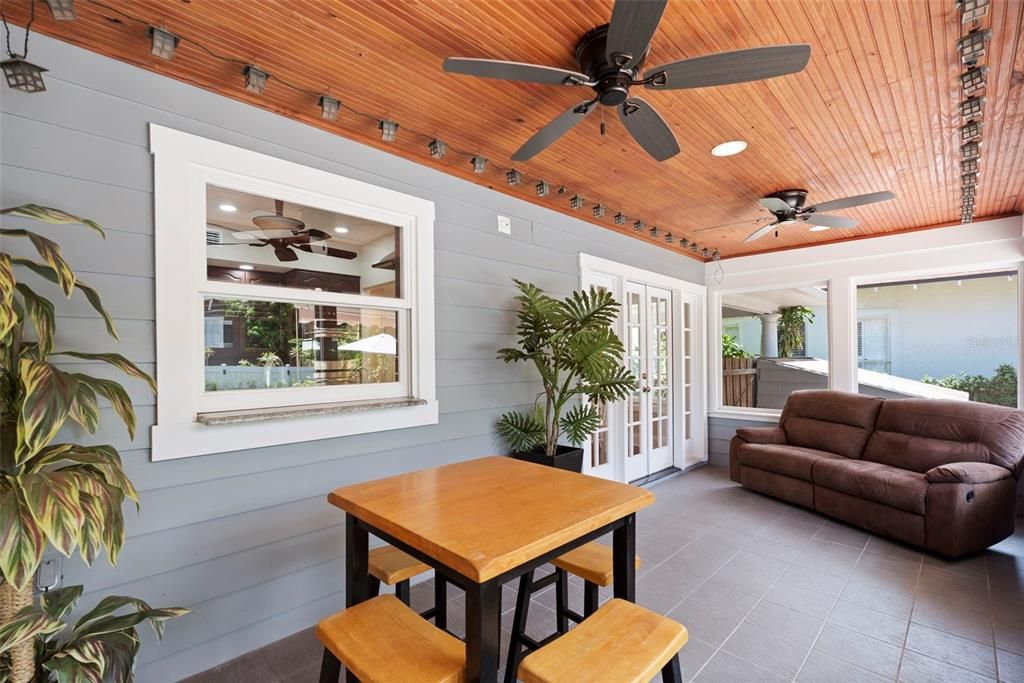 For Sale: $1,950,000 (4 beds, 2 baths, 2644 Square Feet)