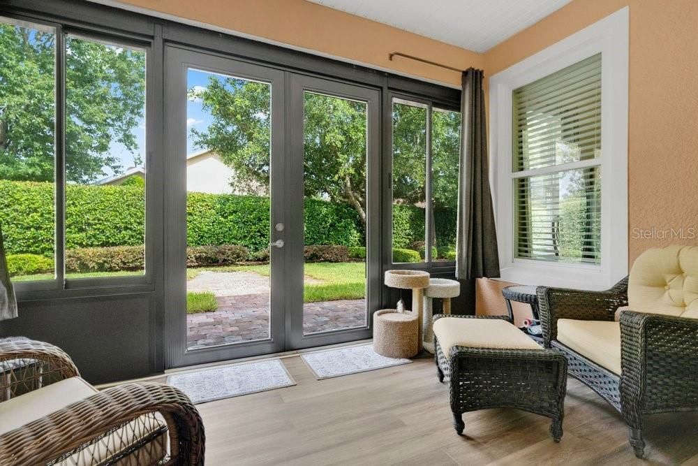 For Sale: $350,000 (2 beds, 2 baths, 1433 Square Feet)