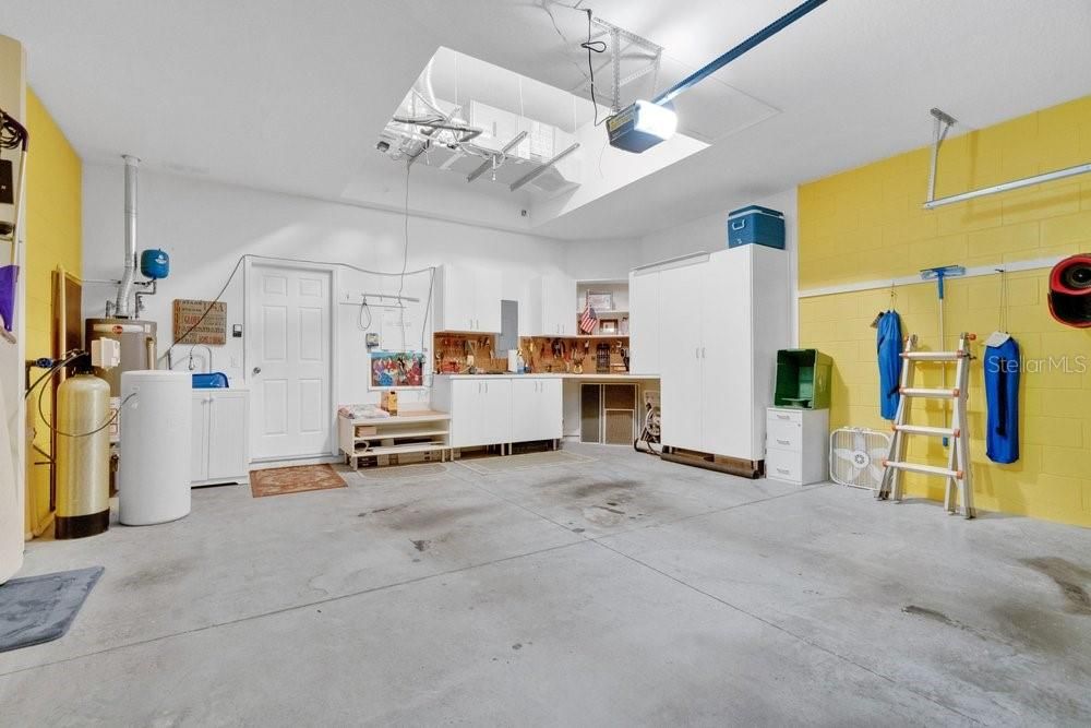 For Sale: $350,000 (2 beds, 2 baths, 1433 Square Feet)