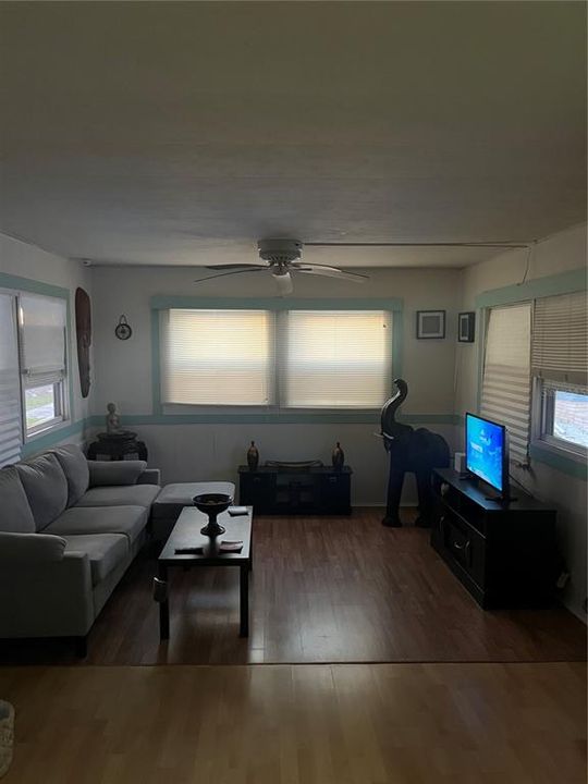 For Sale: $85,000 (2 beds, 1 baths, 672 Square Feet)