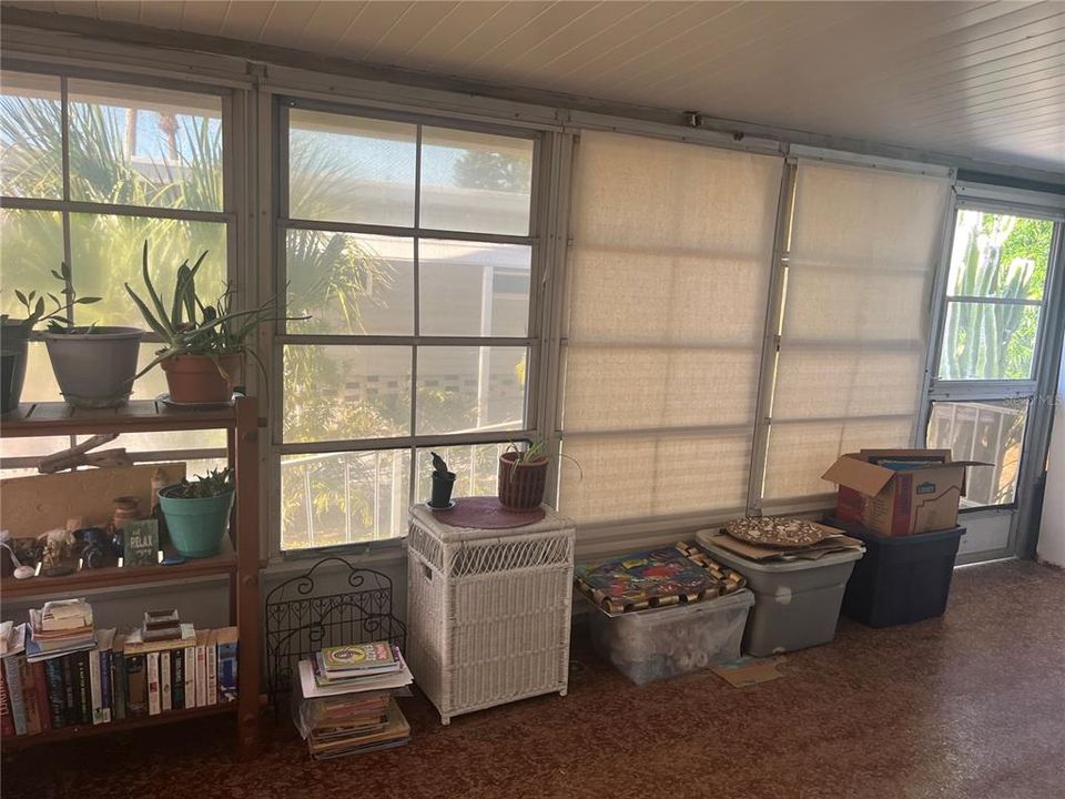For Sale: $85,000 (2 beds, 1 baths, 672 Square Feet)