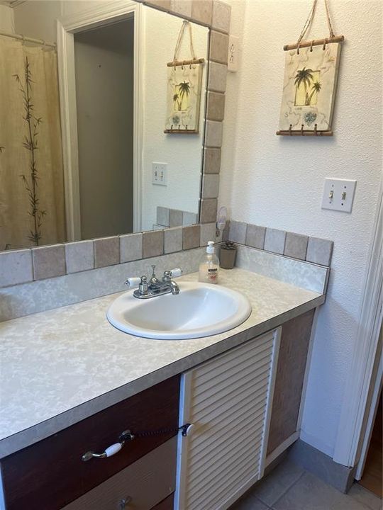 For Sale: $85,000 (2 beds, 1 baths, 672 Square Feet)
