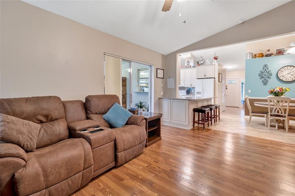 For Sale: $374,900 (3 beds, 2 baths, 2268 Square Feet)