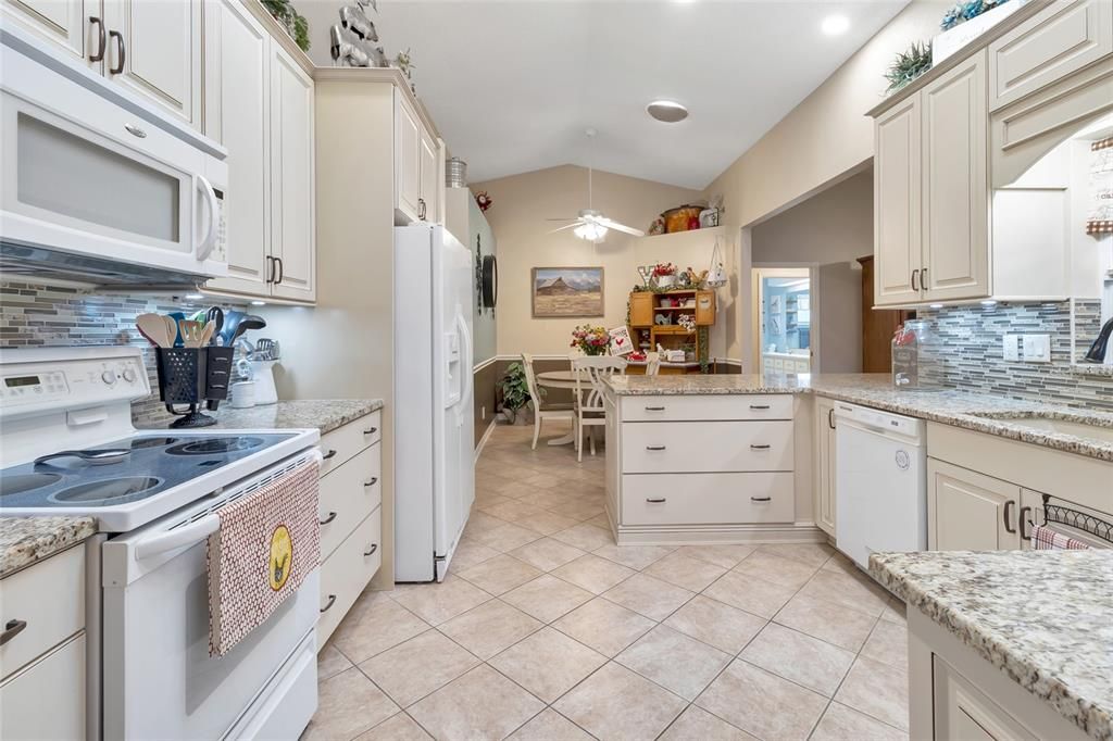 For Sale: $374,900 (3 beds, 2 baths, 2268 Square Feet)