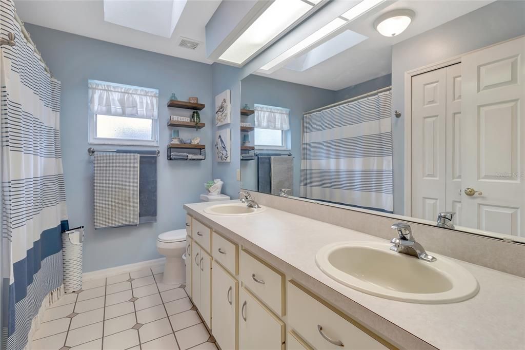 For Sale: $374,900 (3 beds, 2 baths, 2268 Square Feet)