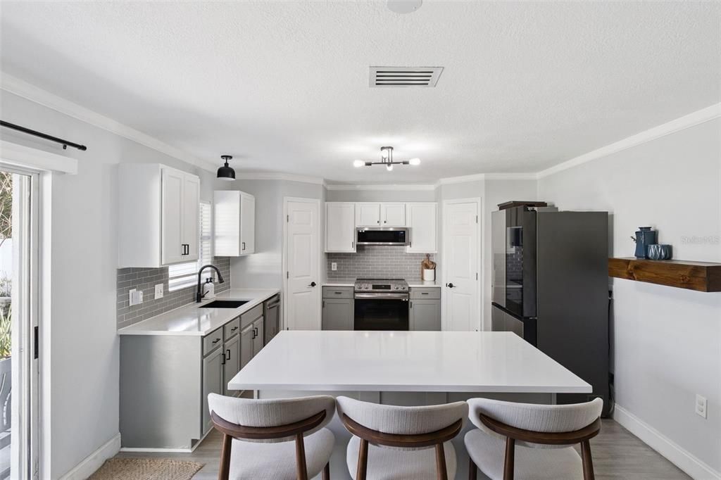 For Sale: $579,000 (4 beds, 2 baths, 2862 Square Feet)