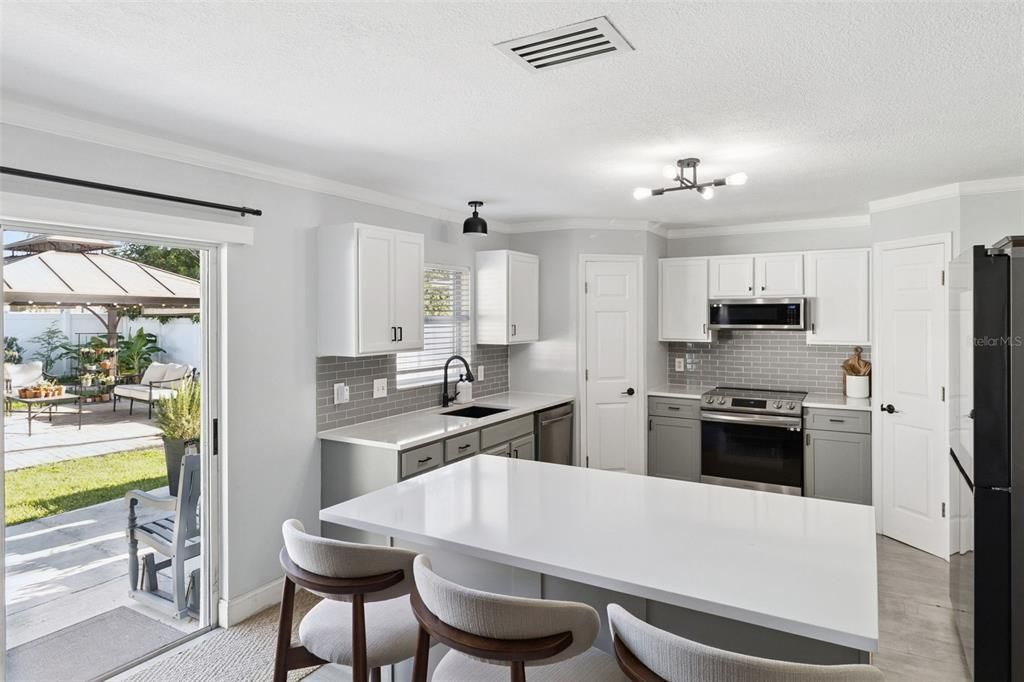 For Sale: $579,000 (4 beds, 2 baths, 2862 Square Feet)