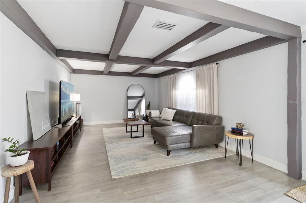 For Sale: $579,000 (4 beds, 2 baths, 2862 Square Feet)