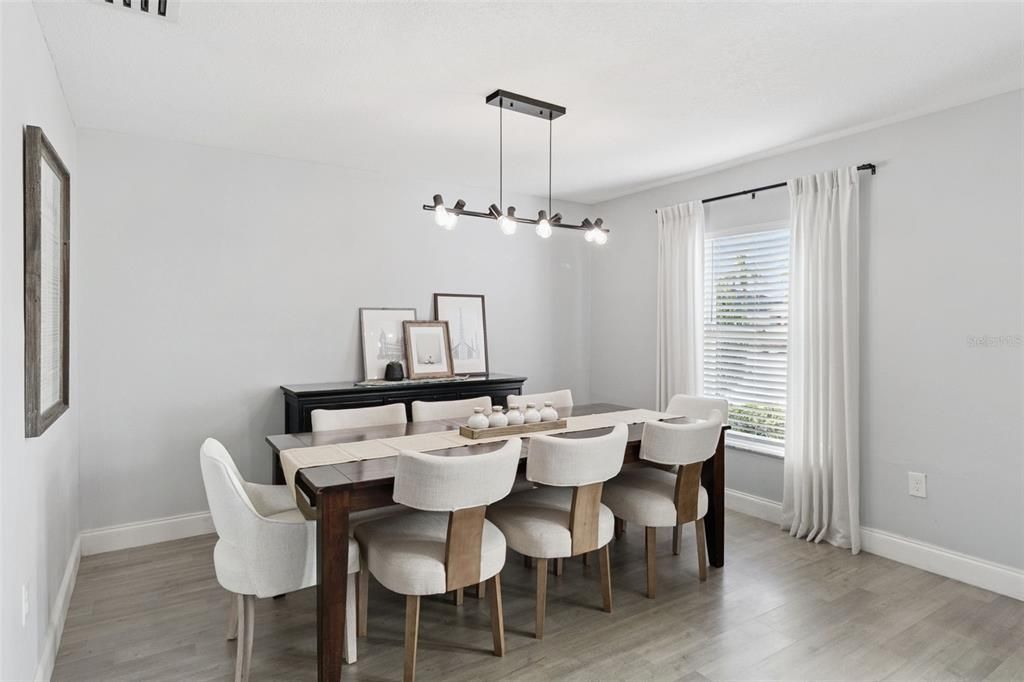 For Sale: $579,000 (4 beds, 2 baths, 2862 Square Feet)