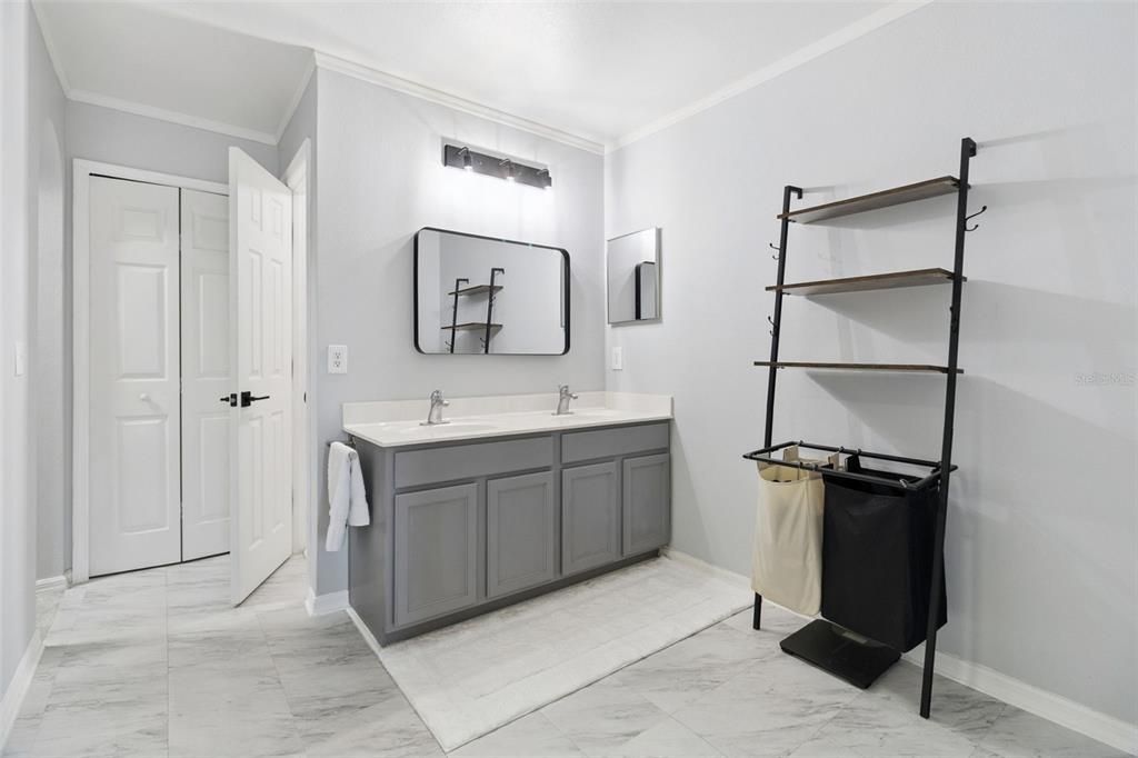 For Sale: $579,000 (4 beds, 2 baths, 2862 Square Feet)