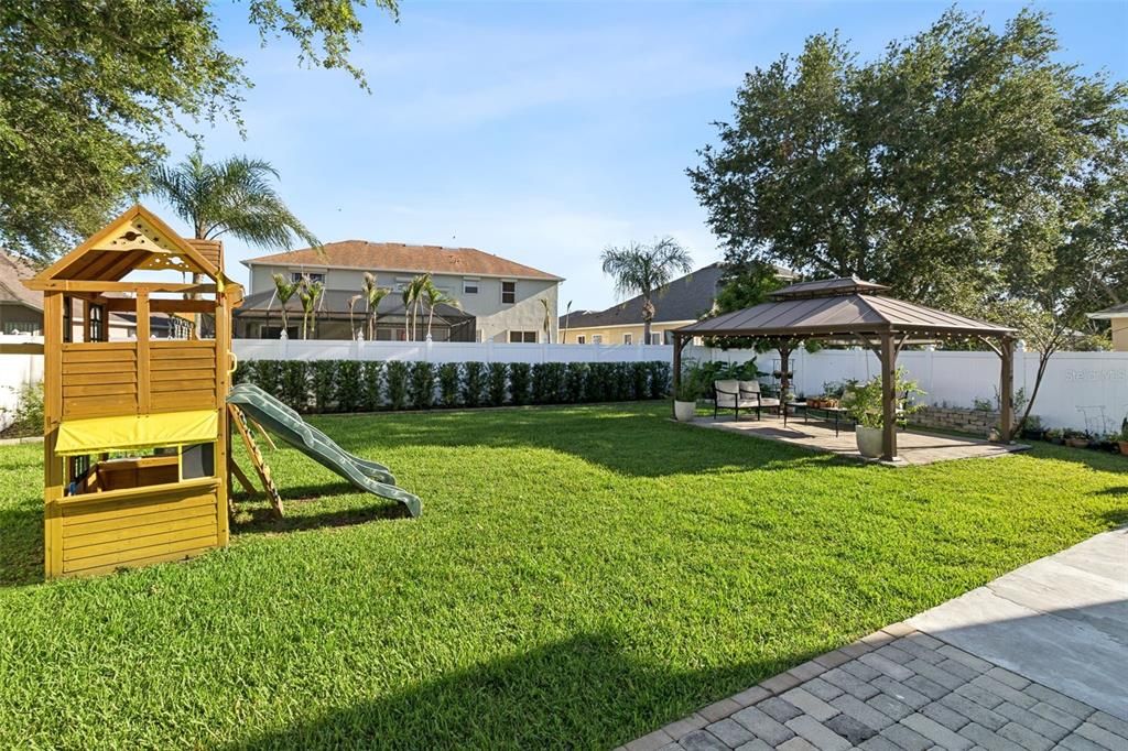 For Sale: $579,000 (4 beds, 2 baths, 2862 Square Feet)