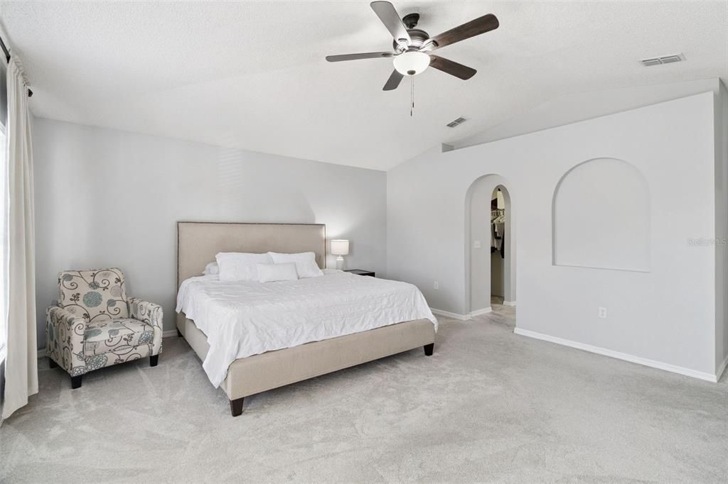 For Sale: $579,000 (4 beds, 2 baths, 2862 Square Feet)