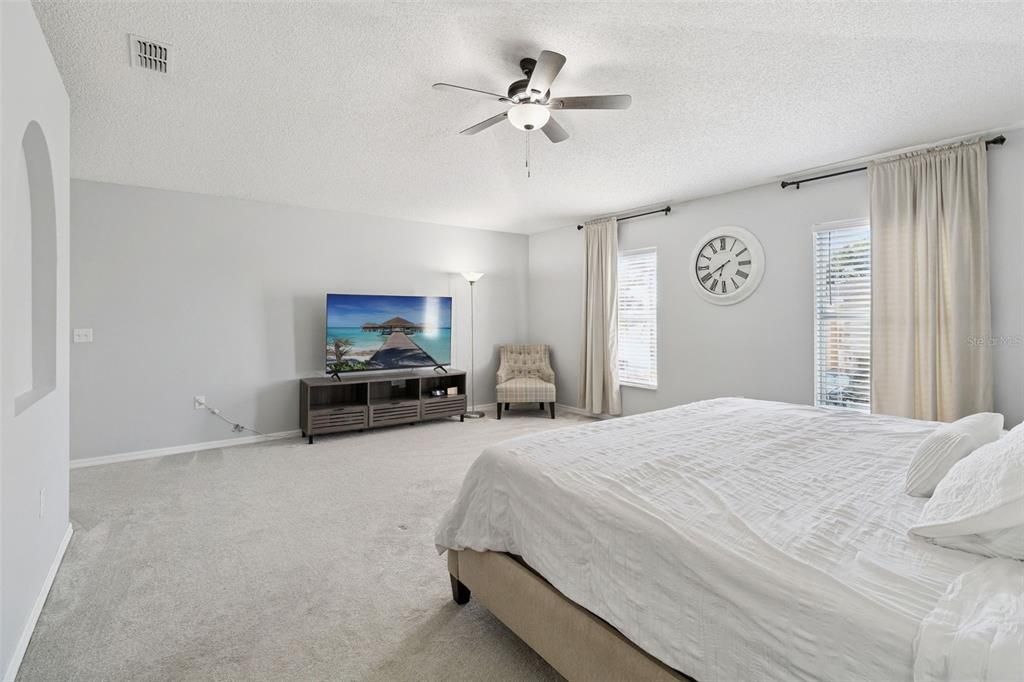 For Sale: $579,000 (4 beds, 2 baths, 2862 Square Feet)