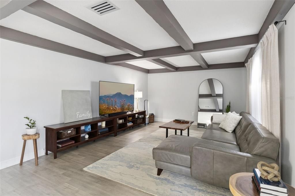 For Sale: $579,000 (4 beds, 2 baths, 2862 Square Feet)