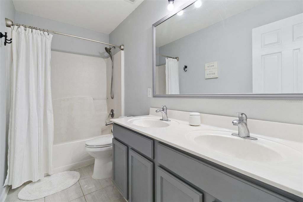 For Sale: $579,000 (4 beds, 2 baths, 2862 Square Feet)