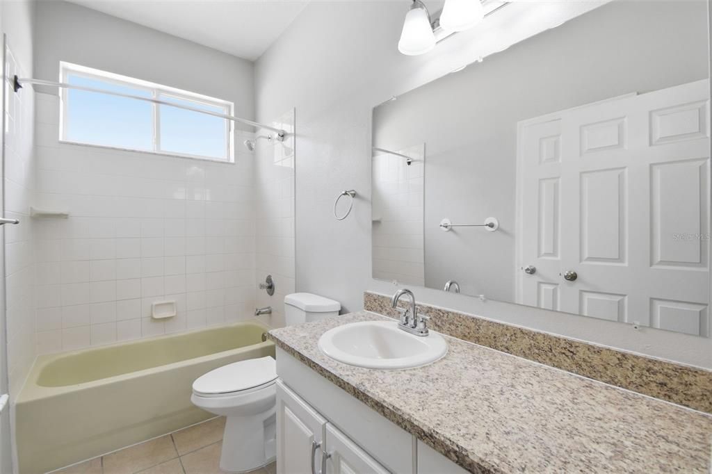 En Venta: $369,900 (4 camas, 2 baños, 2060 Pies cuadrados)