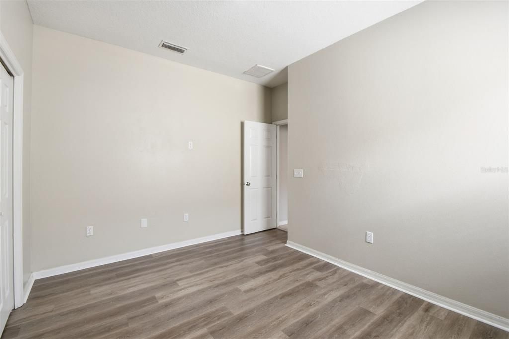 En Venta: $369,900 (4 camas, 2 baños, 2060 Pies cuadrados)