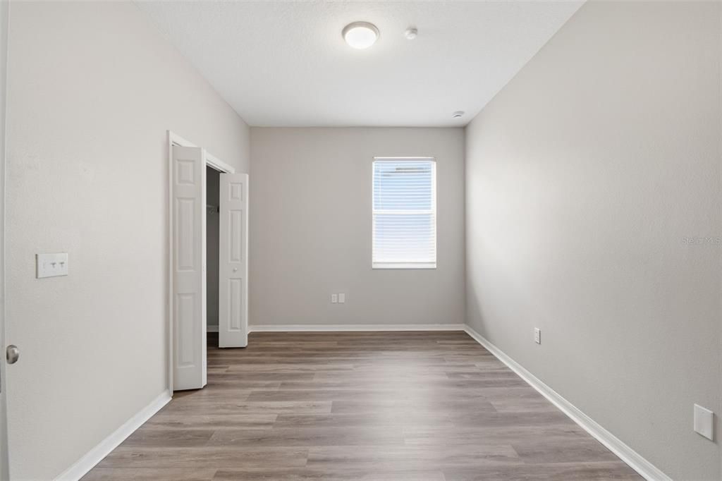 En Venta: $369,900 (4 camas, 2 baños, 2060 Pies cuadrados)