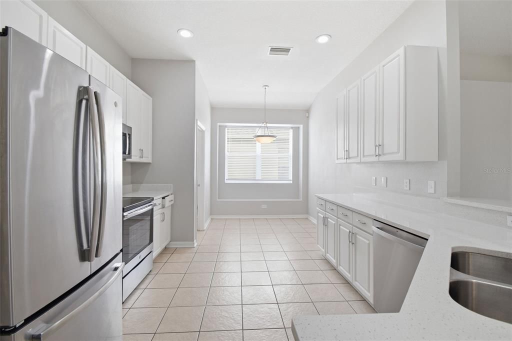 En Venta: $369,900 (4 camas, 2 baños, 2060 Pies cuadrados)