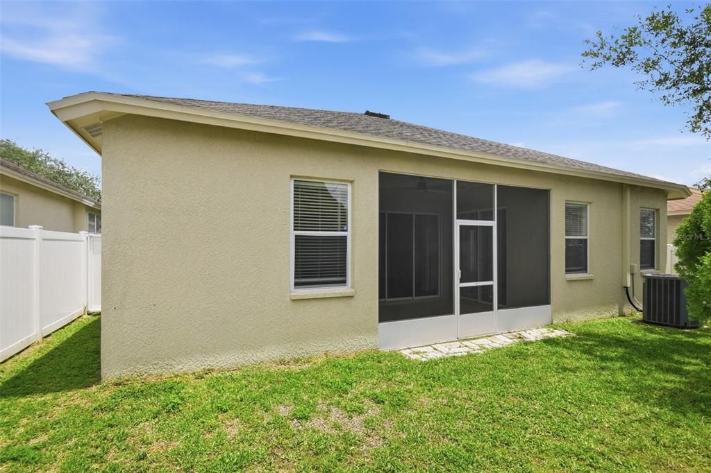 En Venta: $369,900 (4 camas, 2 baños, 2060 Pies cuadrados)